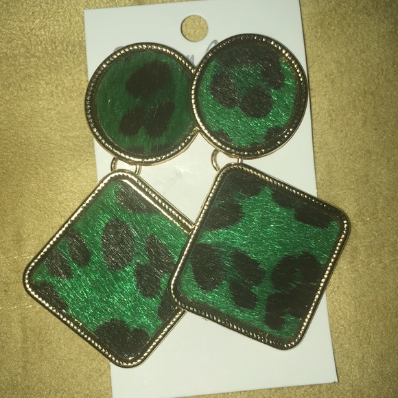 Leopard Drop Earrings. - Picture 1 of 2